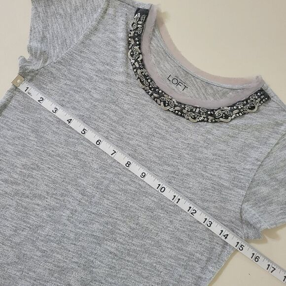 Loft Ann Taylor Gray Beaded Roundneck Short Sleeve Pullover Top - Picture 4 of 11